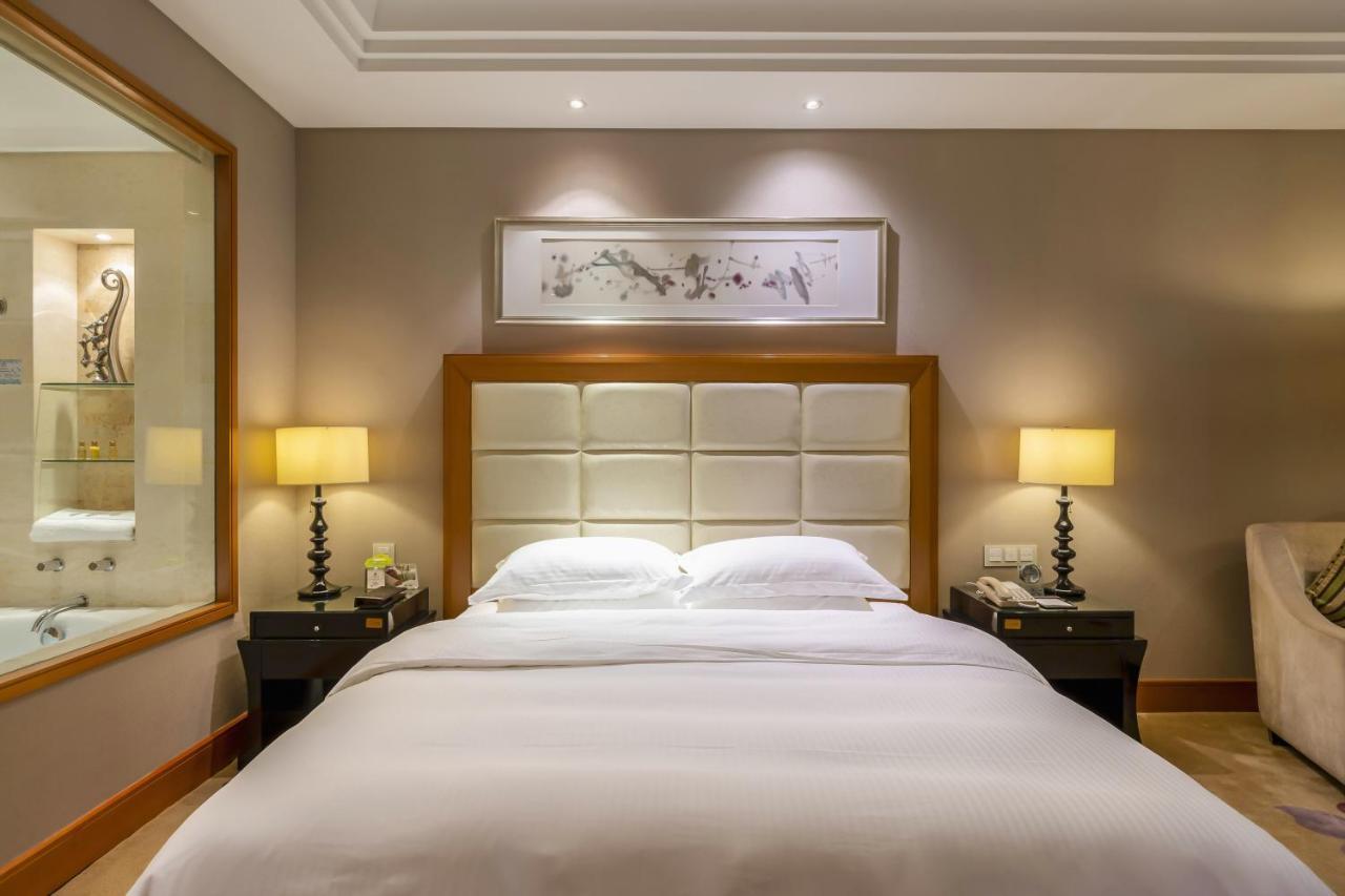 Wyndham Xinyang Downtown Hotel Luaran gambar