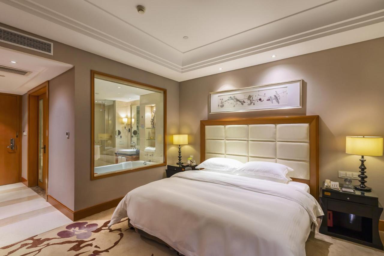 Wyndham Xinyang Downtown Hotel Luaran gambar