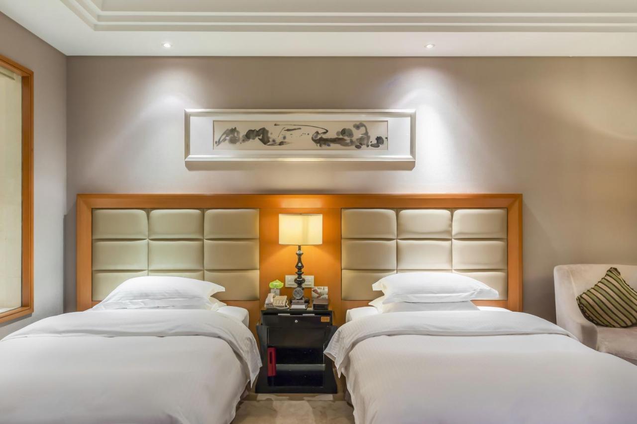 Wyndham Xinyang Downtown Hotel Luaran gambar