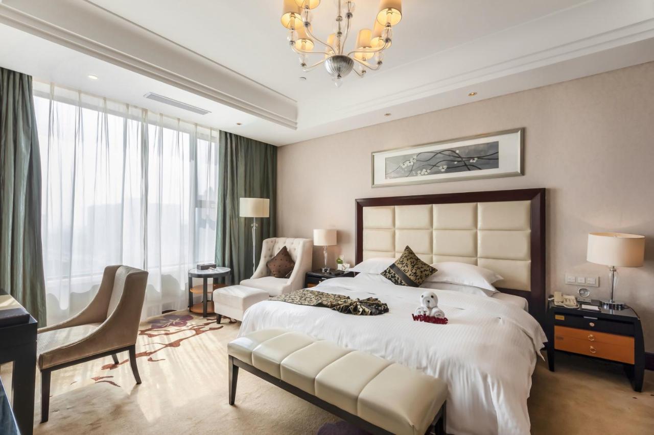 Wyndham Xinyang Downtown Hotel Luaran gambar