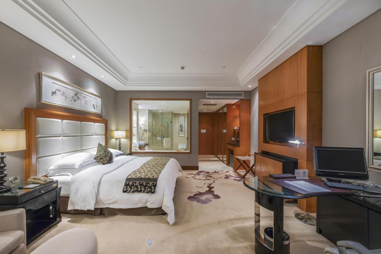 Wyndham Xinyang Downtown Hotel Luaran gambar