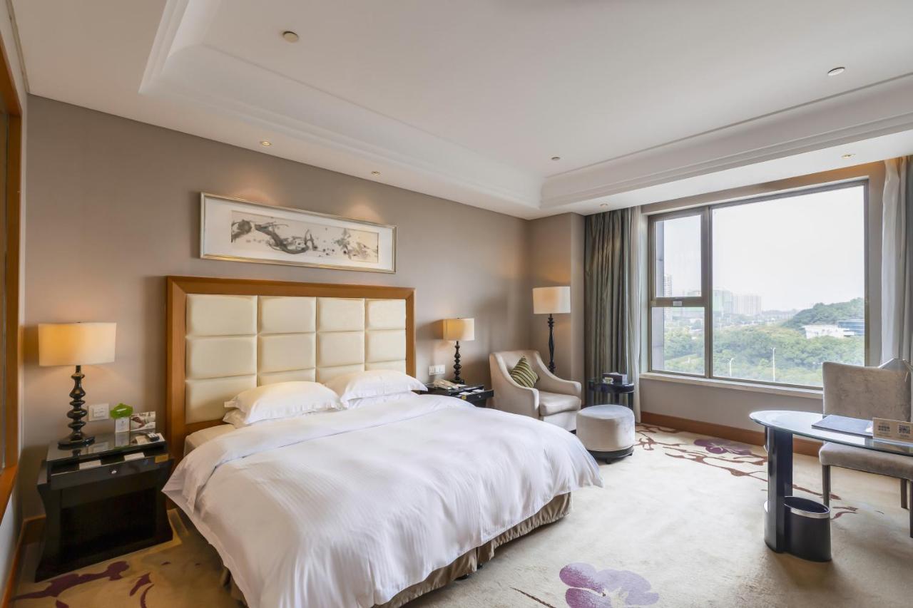 Wyndham Xinyang Downtown Hotel Luaran gambar