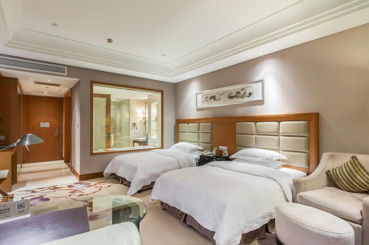 Wyndham Xinyang Downtown Hotel Luaran gambar