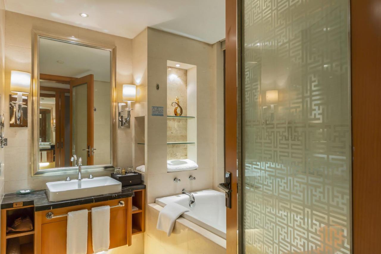 Wyndham Xinyang Downtown Hotel Luaran gambar