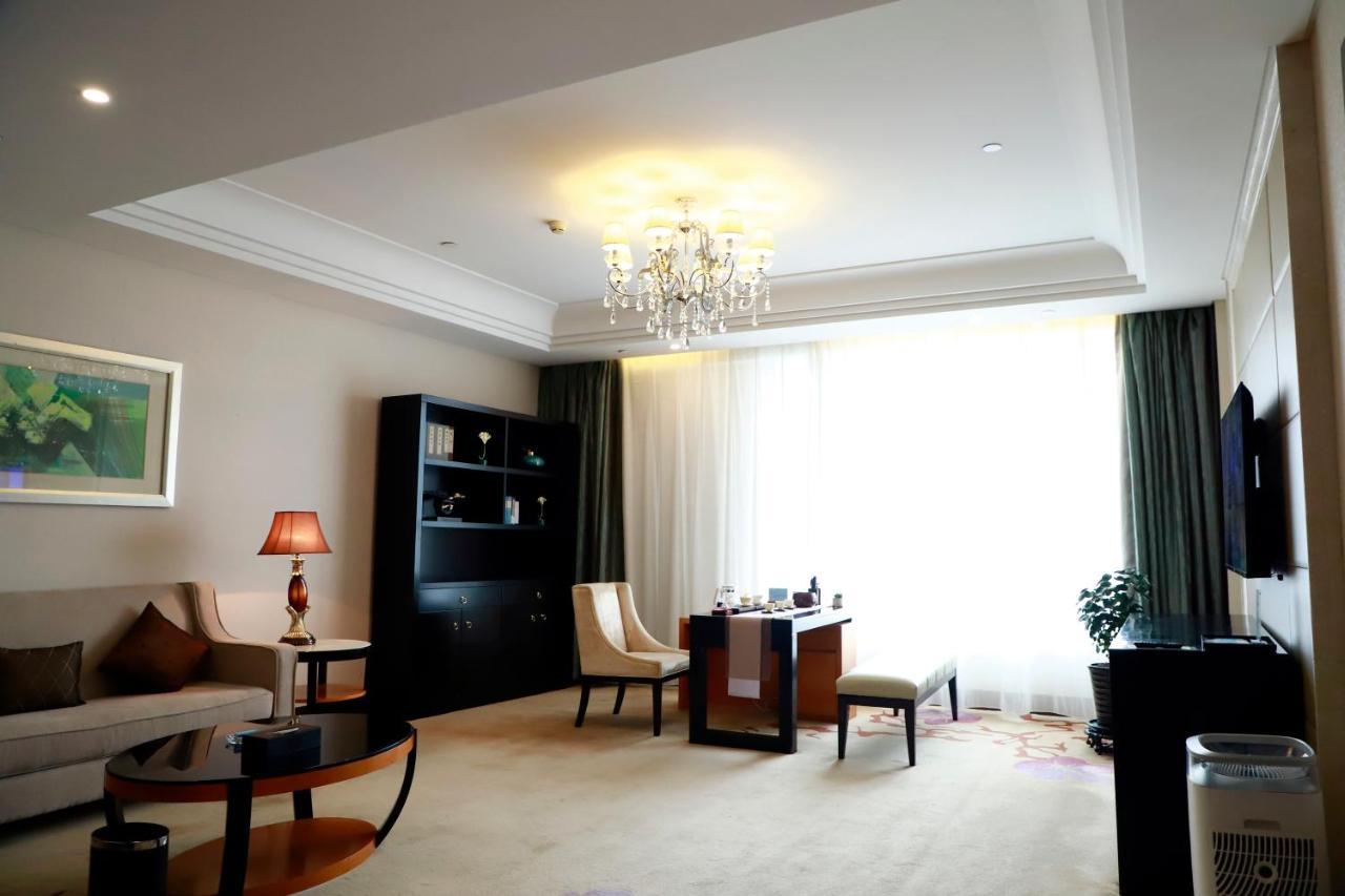 Wyndham Xinyang Downtown Hotel Luaran gambar