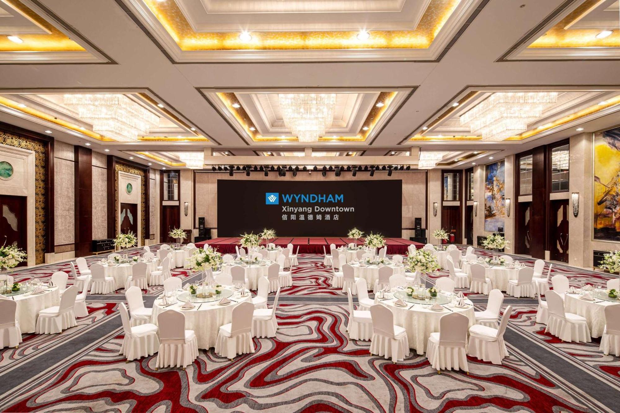 Wyndham Xinyang Downtown Hotel Luaran gambar